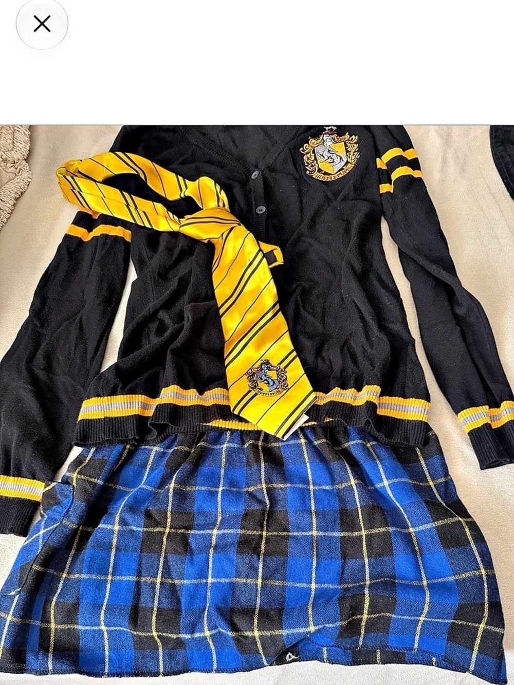Harry Potter Hufflepuff House Crest Cardigan Black & Yellow M/L size costume